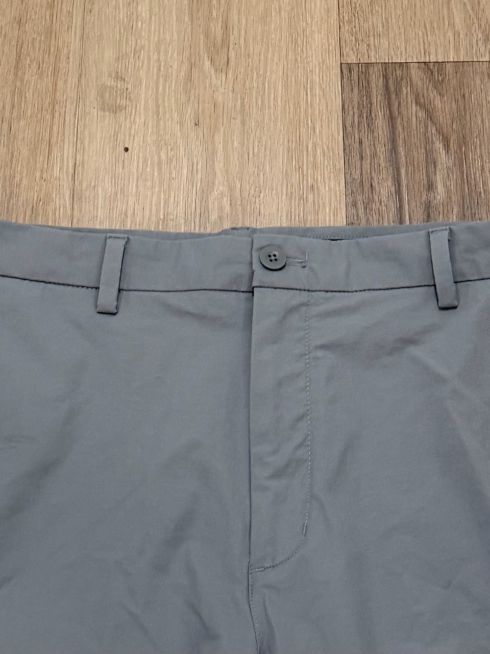 Vineyard Vines On The Go Men’s Gray Flat-Front Performance Golf Shorts size 36 - Picture 3 of 6